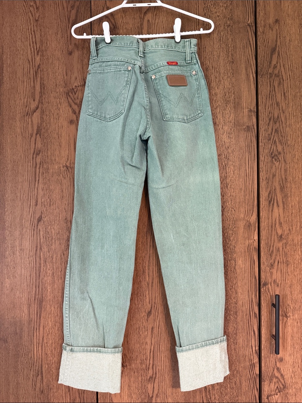 Wrangler Women’s Mint Green Relaxed Straight Jeans